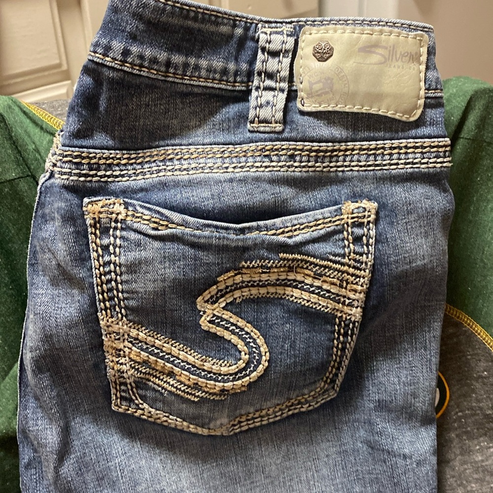 Women’s Silver Jeans Capri size 20. EUC